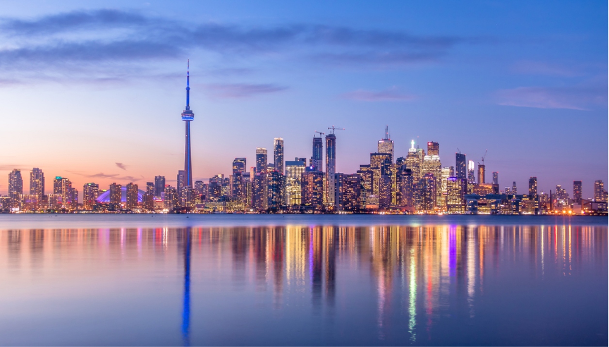 A lake-front view of the Toronto, Ontario skyline